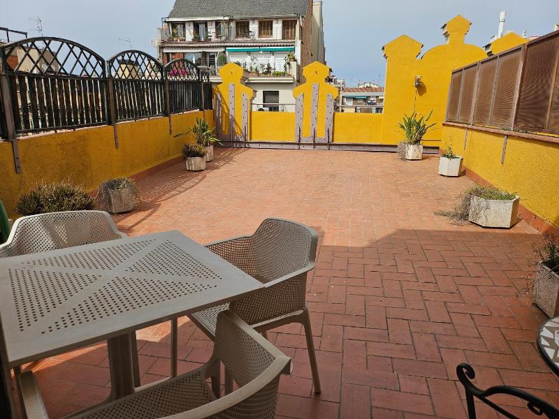 Family Two-Bedroom Apartment with View image 2