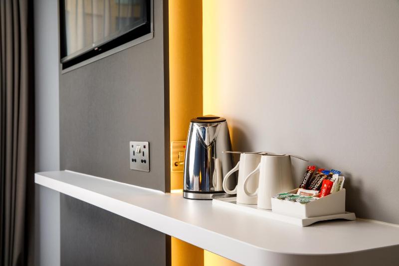 Standard Double Room with Sofa Bed and Free Hot Breakfast image 2