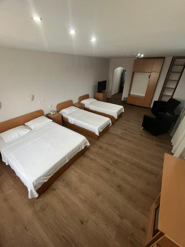 Triple Room image 4