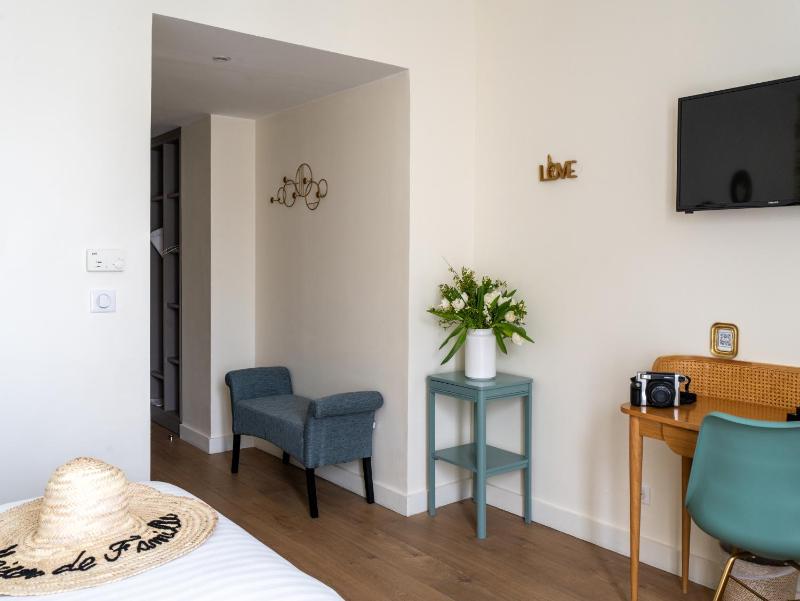 Prestige Room with balcony image 3