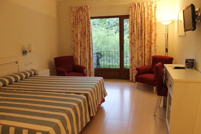 Twin Room with View image 4