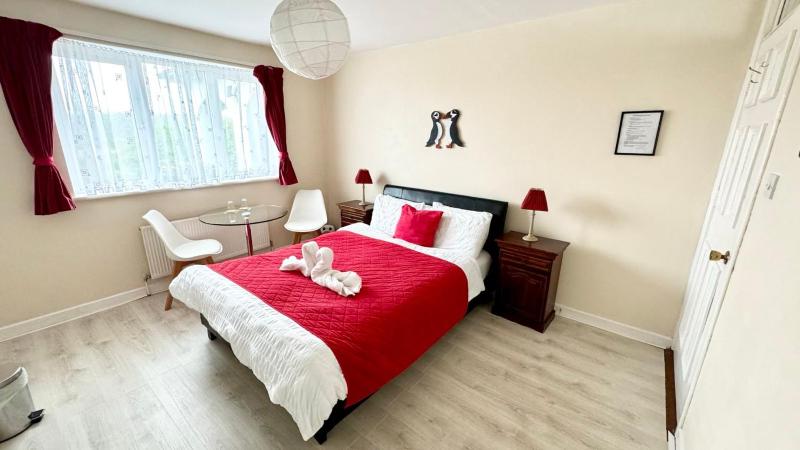 Double Room image 4