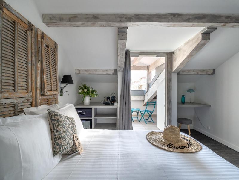 Prestige Room with balcony image 1