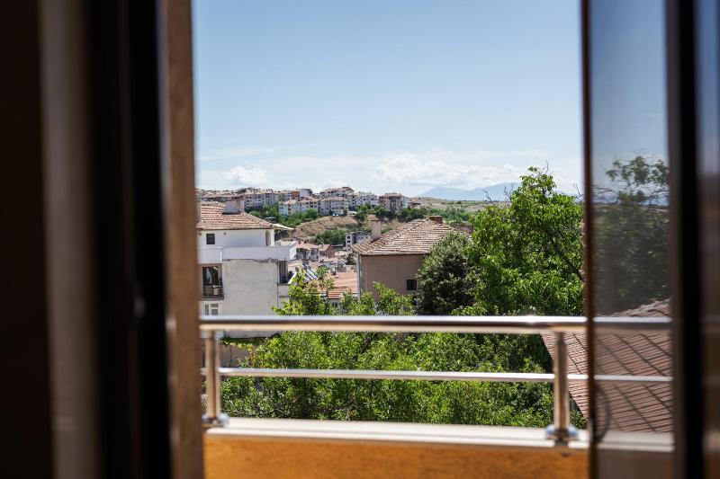 Triple Room with Balcony image 2