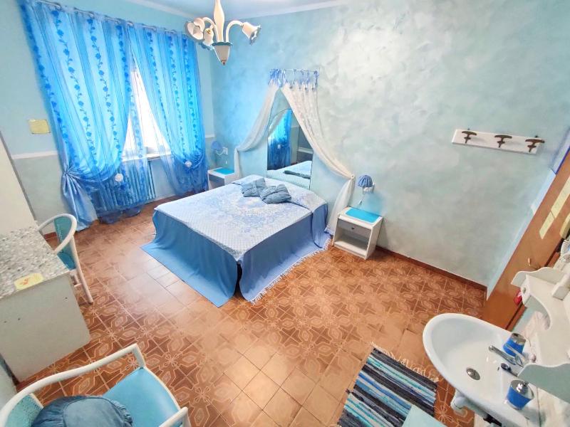 Double or Twin Room with External Bathroom image 3
