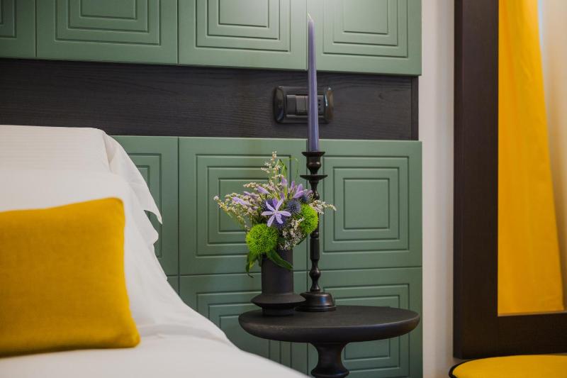 Double Room with Patio image 2