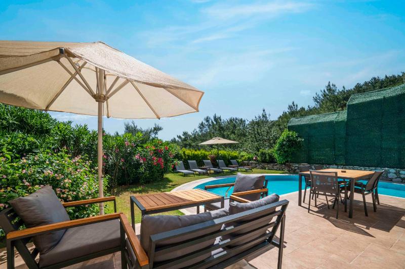 Three-Bedroom Villa image 1
