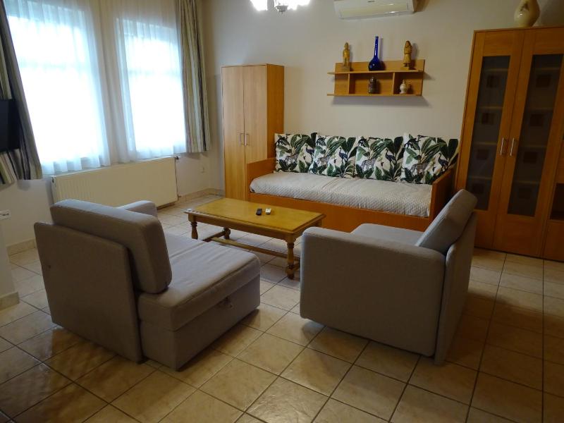 Two-Bedroom Apartment with Air conditioning image 1
