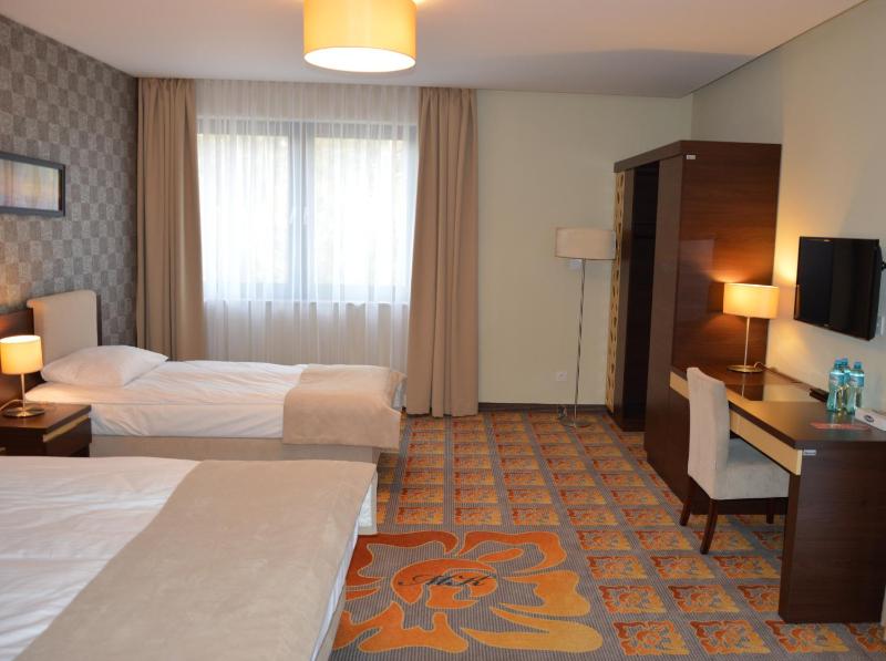 Triple Room with Private Bathroom image 2