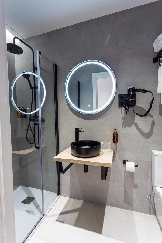 Superior Double Room image 3