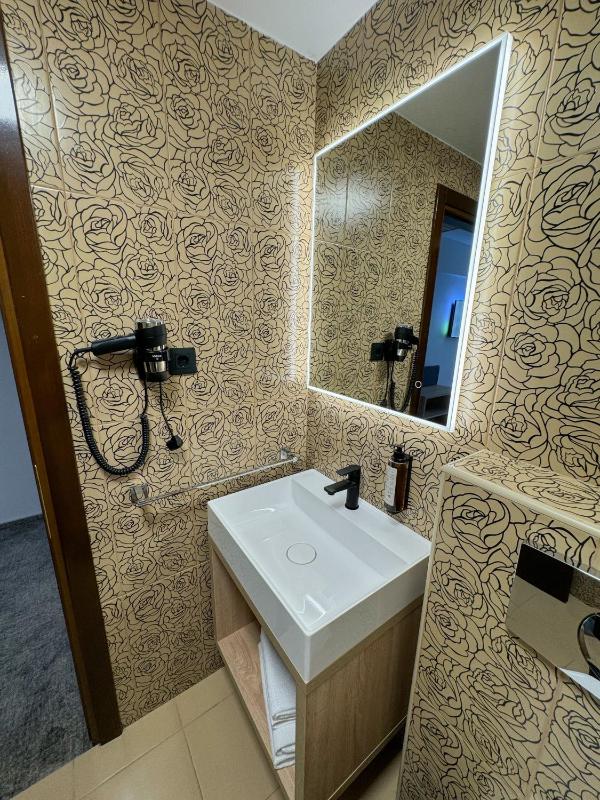 Superior Twin Room image 4