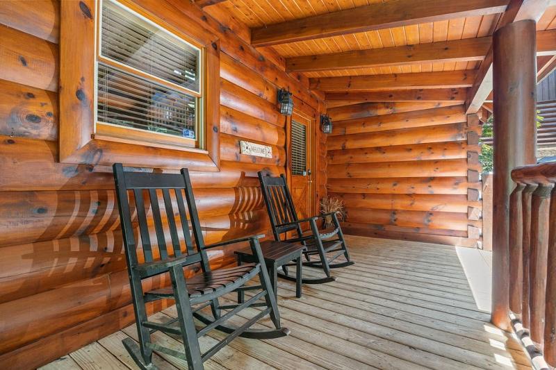 Deluxe Mountain Cabin in Bear Creek Crossing Resort - image 12
