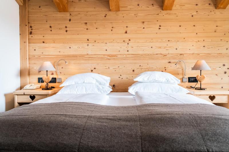 Double Room with Balcony image 4