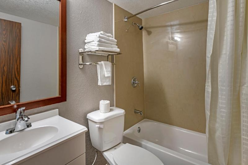 King Room - Non-Smoking image 2