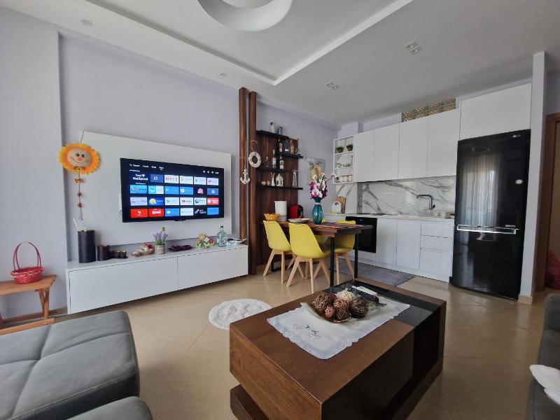 Julia's Apartment - image 2