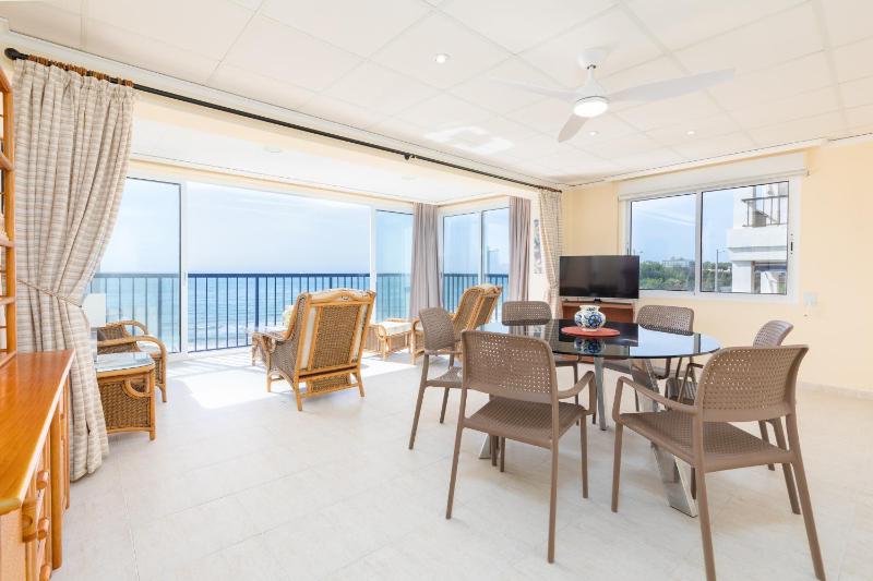 ApartUP Acapulco Beachfront Views - image 49