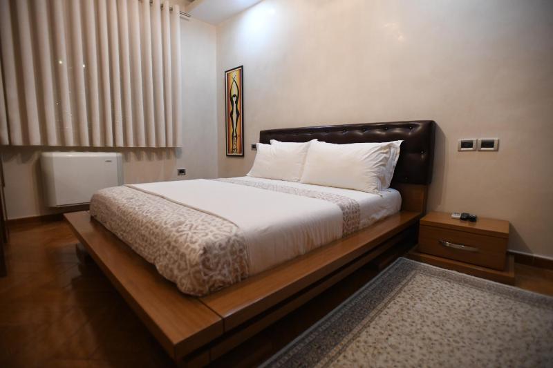 Double Room image 3