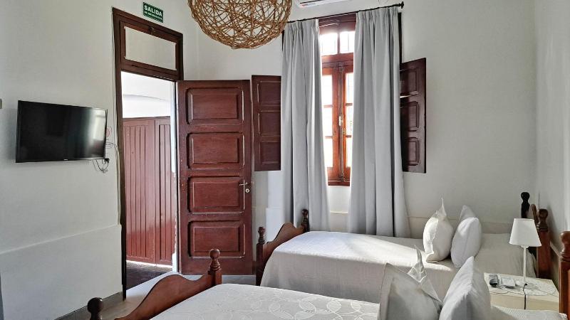 Casa Kolla - 2 bedrooms with private garage in downtown Salta - image 1