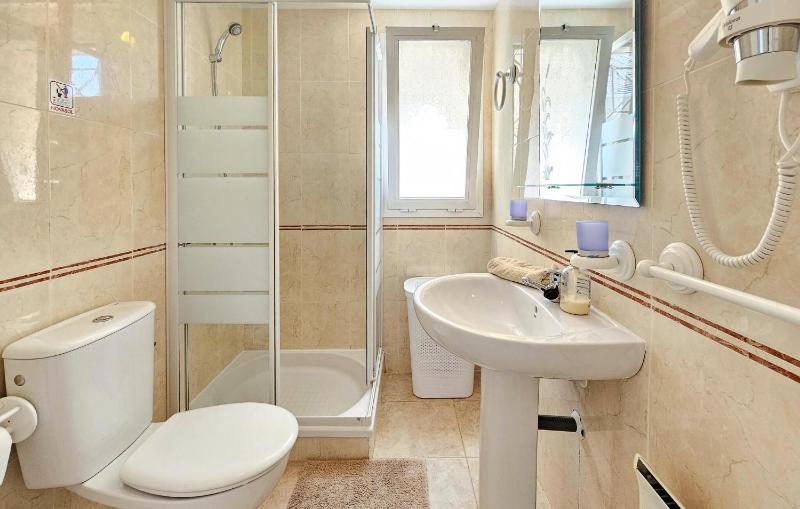 Two-Bedroom Holiday Home image 3