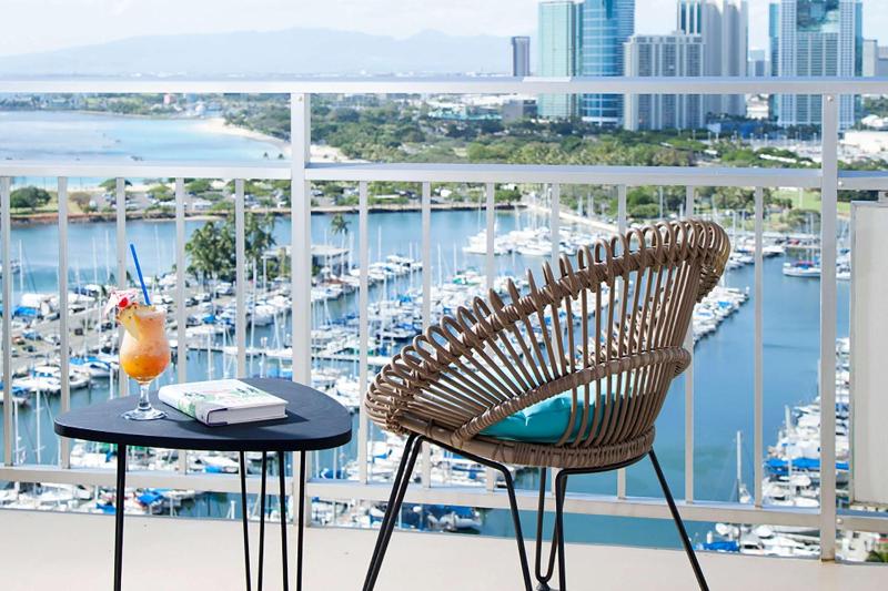 Luxury Sunset Junior Suite with Ocean View and Kitchen image 4