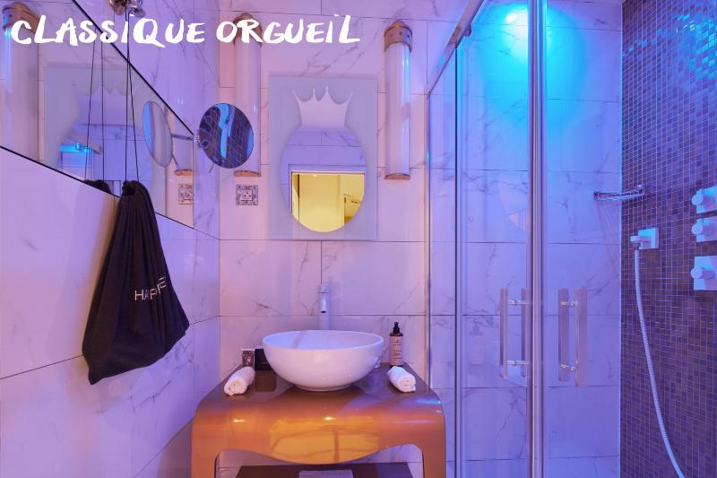 Classic Room image 3