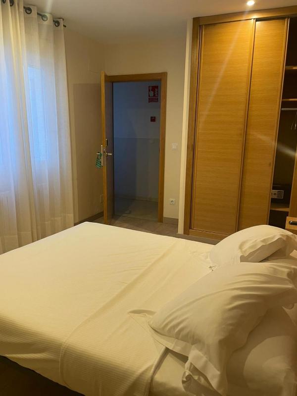 Double Room image 3