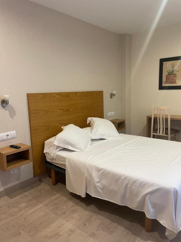 Double Room image 2