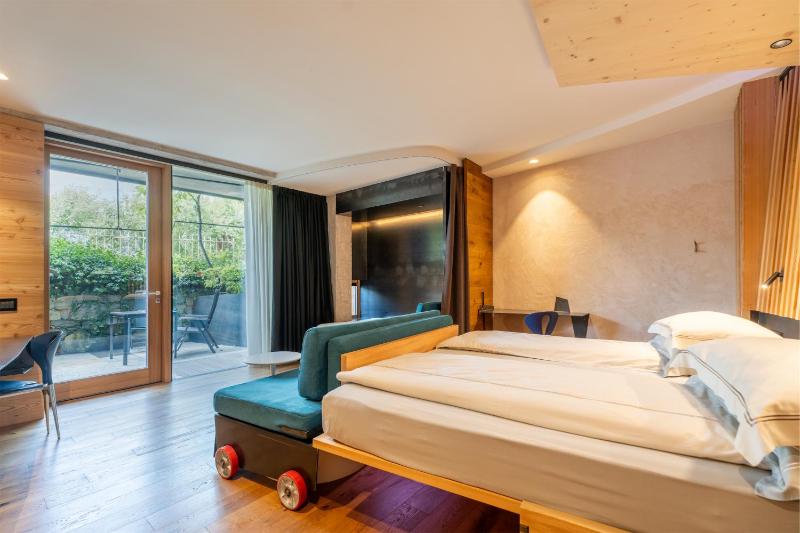 Junior Suite with Terrace image 3