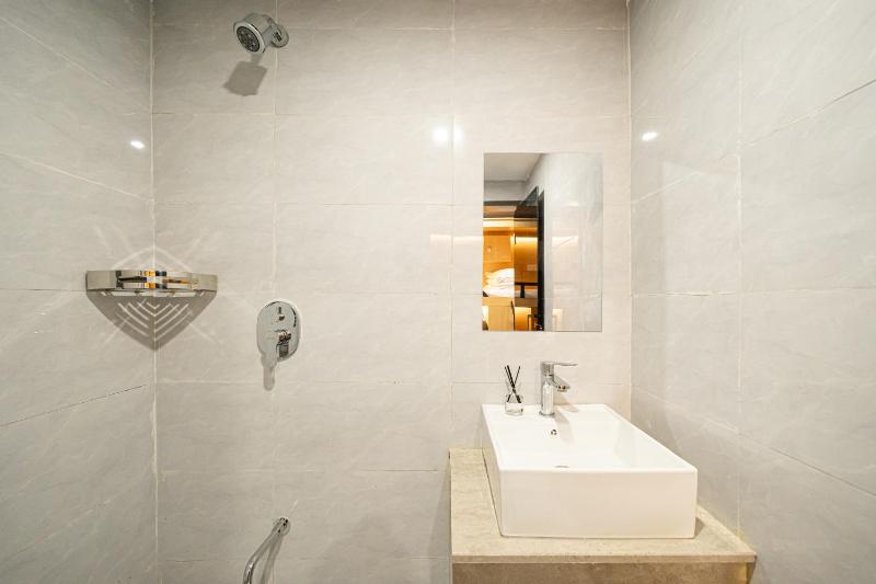 Denpa Inn - The Bund East Nanjing Road - image 7