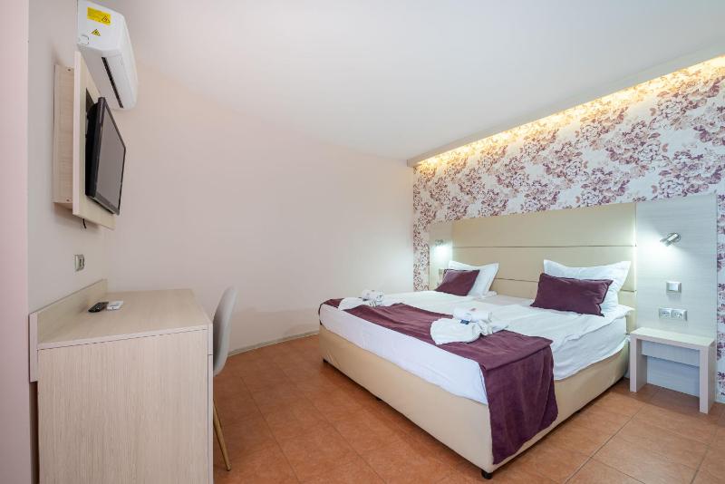 Apartment with Sea View and Balcony image 4