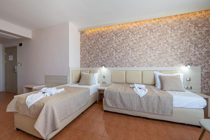 Apartment with Sea View and Balcony image 3