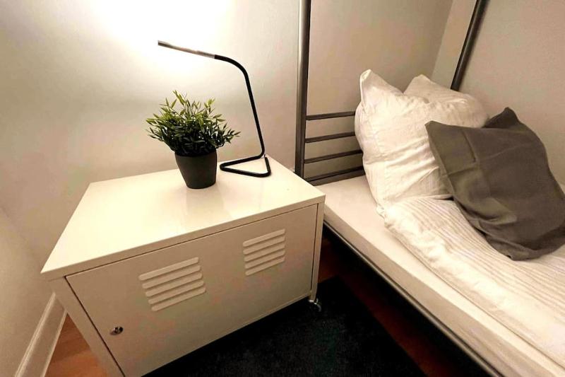 Cozy Studio Guesthouse next to city center & fair - image 10