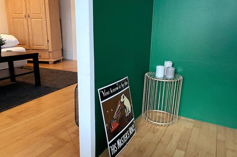 Cozy Studio Guesthouse next to city center & fair - image 16