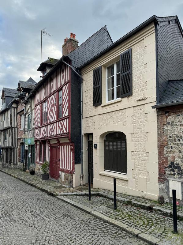 Maison de ville proche du port au cœur du Carré des Arts de Honfleur - image 1