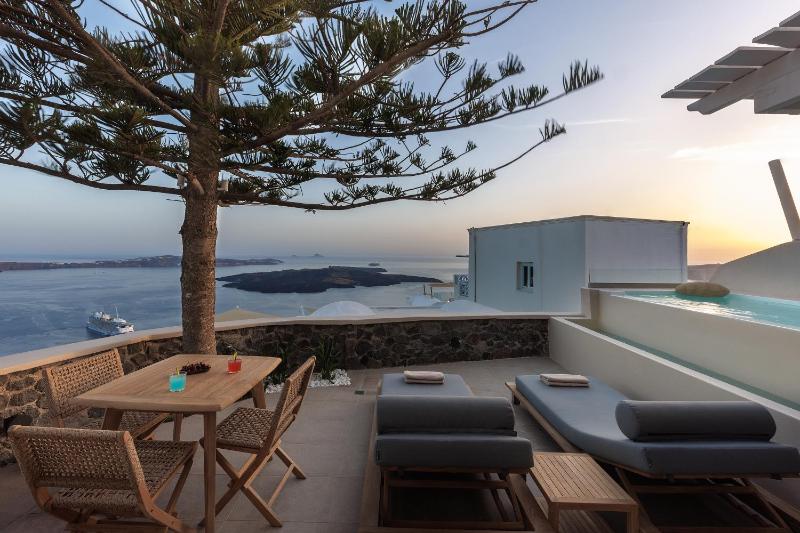 Two-Bedroom apartment with Private heated plunge Pool and Sea view image 4