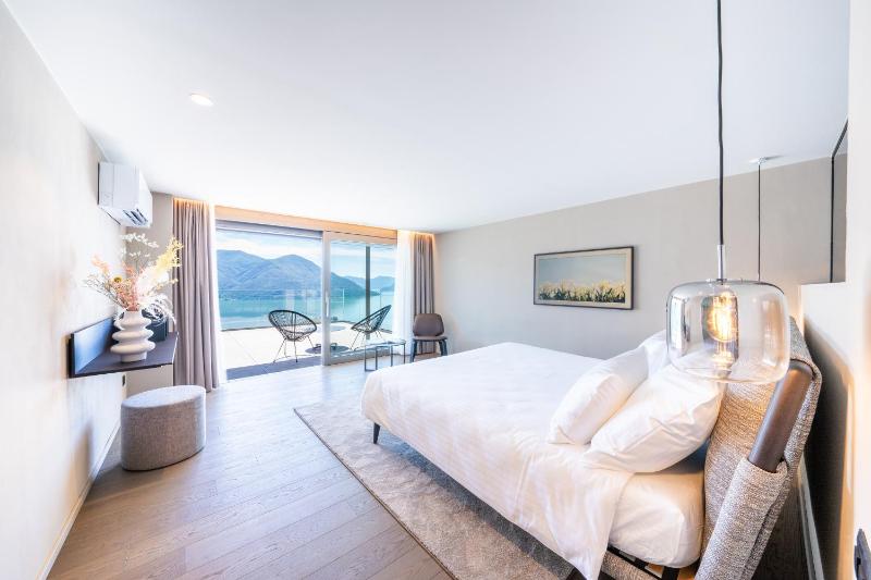 Suite with Lake View image 1