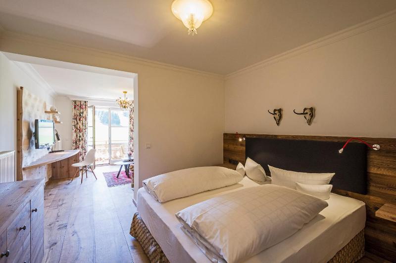 Standard Double Room image 1