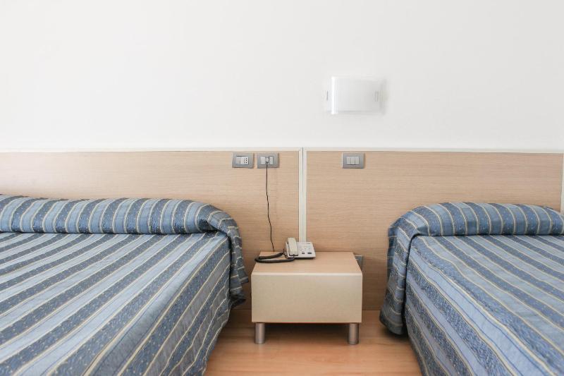 Aparthotel Royal - image 21