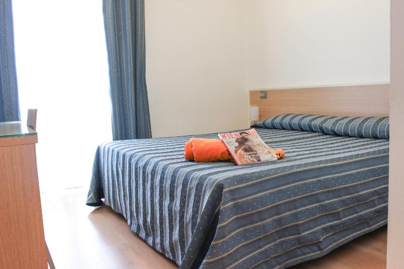Aparthotel Royal - image 22