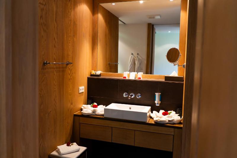 Deluxe Double Room image 1