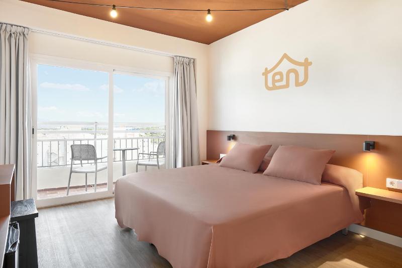 Double Room with Side Sea View  (2 Adults) - Bed & Unlimited Brunch  image 4