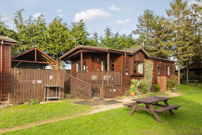 Superior Lodge with Hot Tub image 1