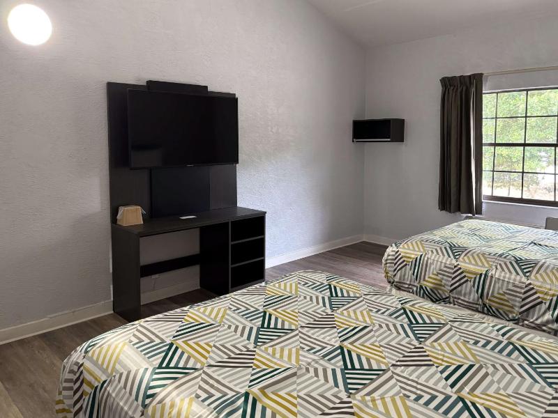 Double Room with Two Double Beds - Non-Smoking image 2