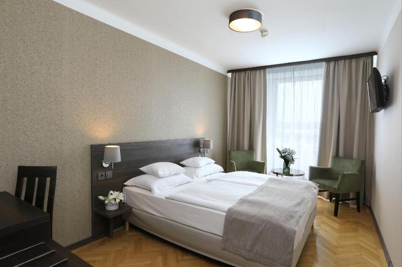 Comfort Double or Twin Room image 3