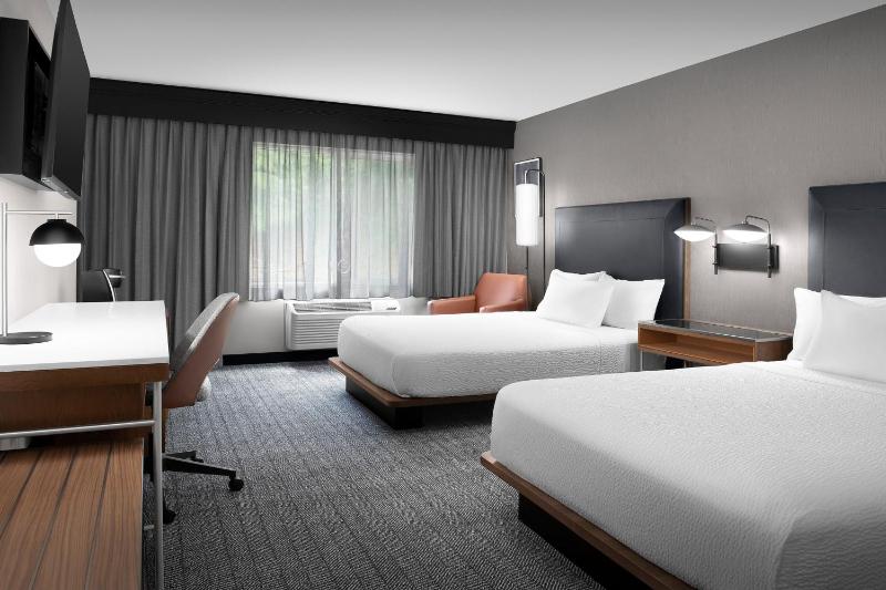 Queen Room with Two Queen Beds - Hearing Accessible image 1
