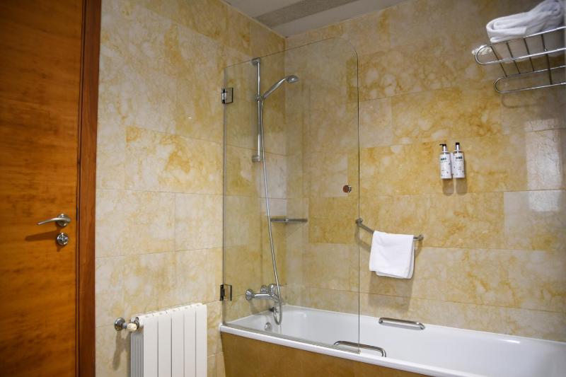 Single Room image 2