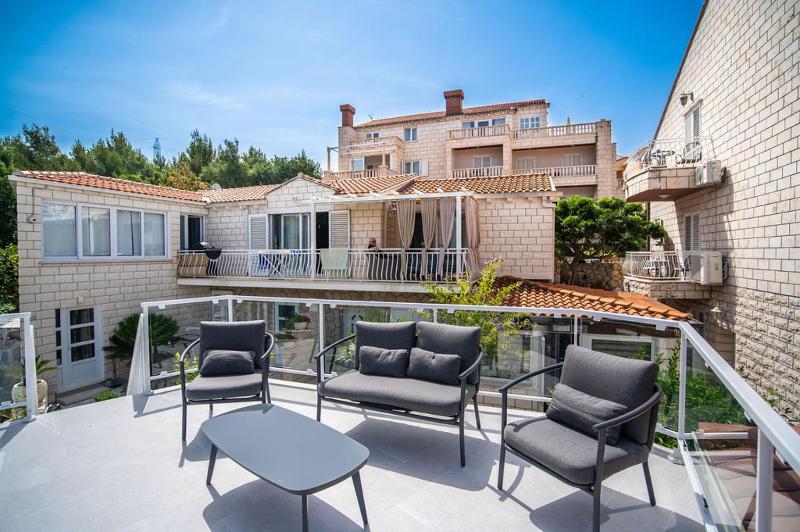 Apartment with Terrace image 3