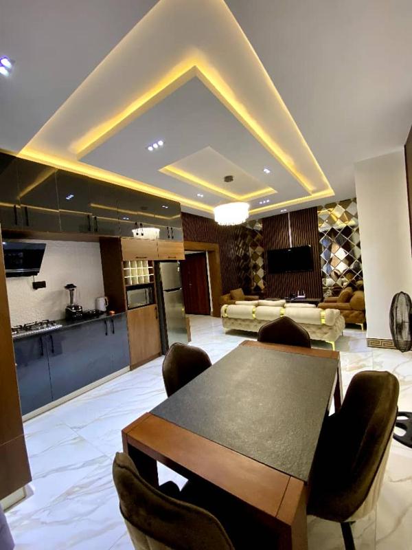 Luxury 2bed 24hrs light Netflix WiFi in Gbagada - image 10