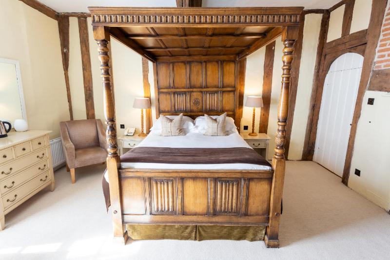 Queen Room image 4