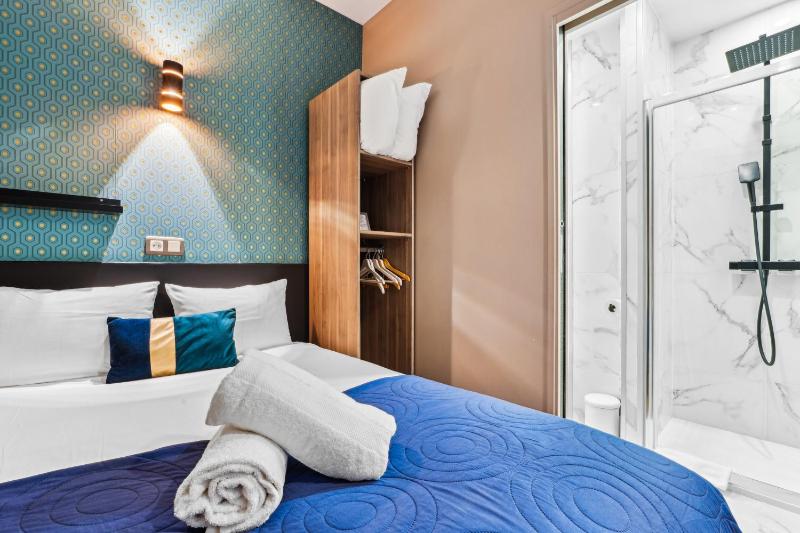 Double Studio (2 Adults) - 106 Rue de Paris image 3